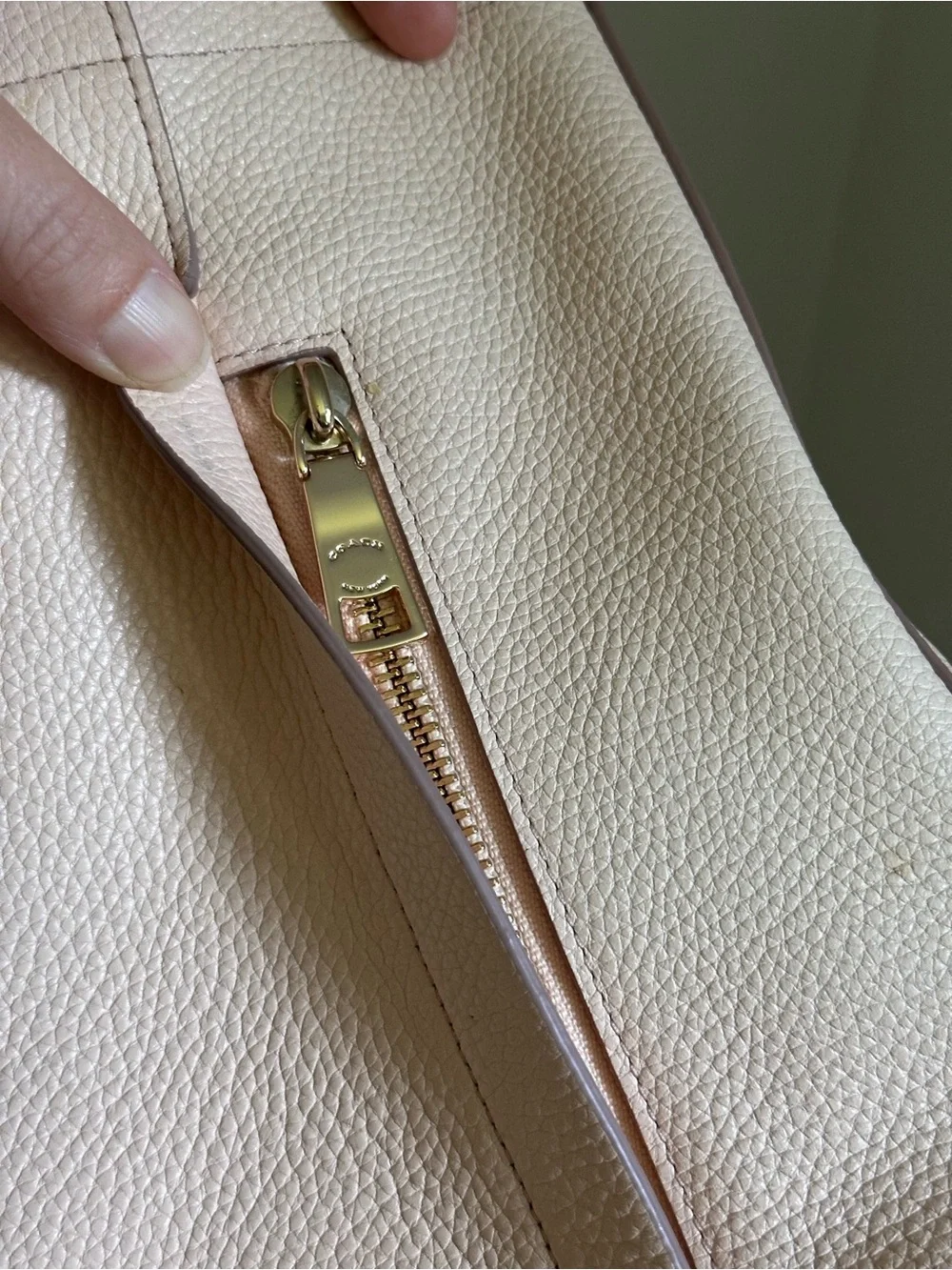 Coach Scout Pebbled Leather Hobo Bag - Pale Pink Gold Tone Workwear Tote Purse